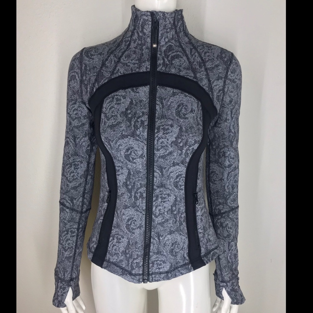 Lululemon size 8 zip up running jacket